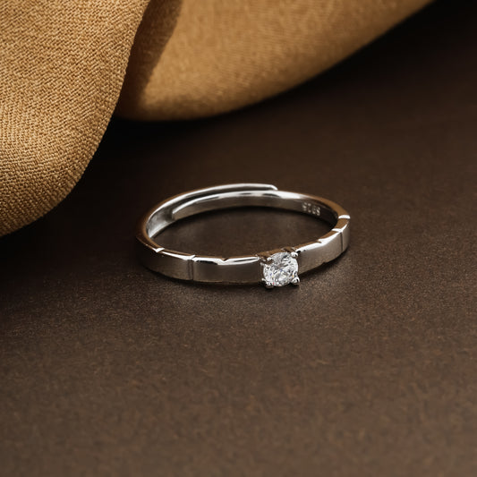 Gleaming Solitaire Block Band Ring